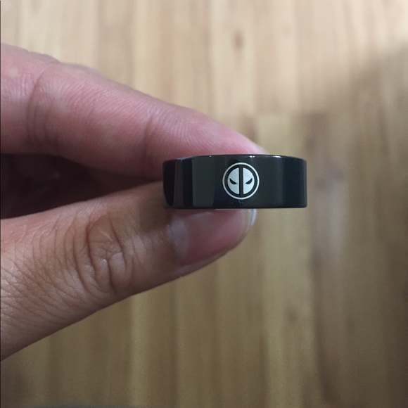 Black Deadpool Ring - Picture 4 of 4
